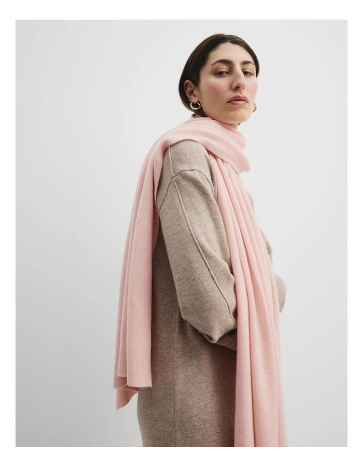 Gcs-certified Cashmere Scarf in Powder