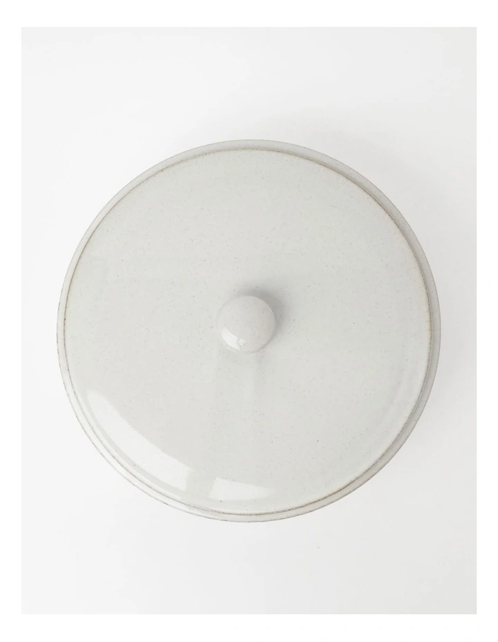 Esperance Wiped Edge Casserole Dish 28x28x12cm in White/Sand