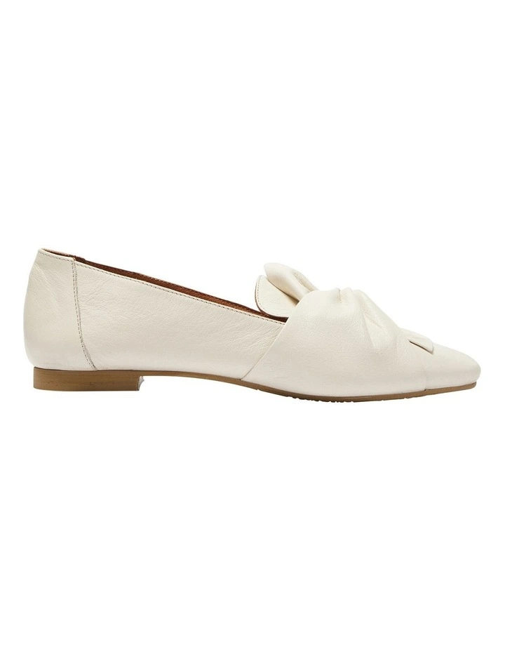 Rosco Flat Shoes in Bone Leather