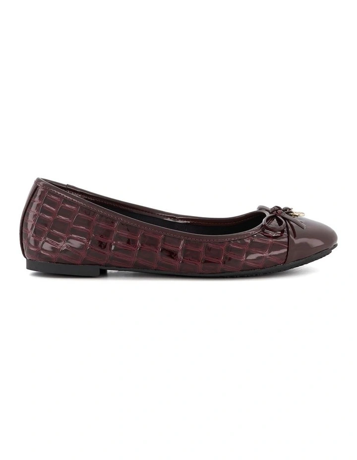 Hallo Ballet Flat in Burgundy