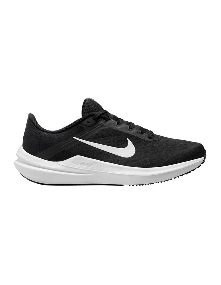 Air Winflo 10 Sport Shoes in Black/White