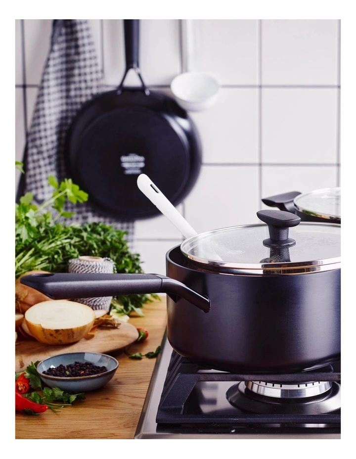 Smartshape Covered Saucepan in Black