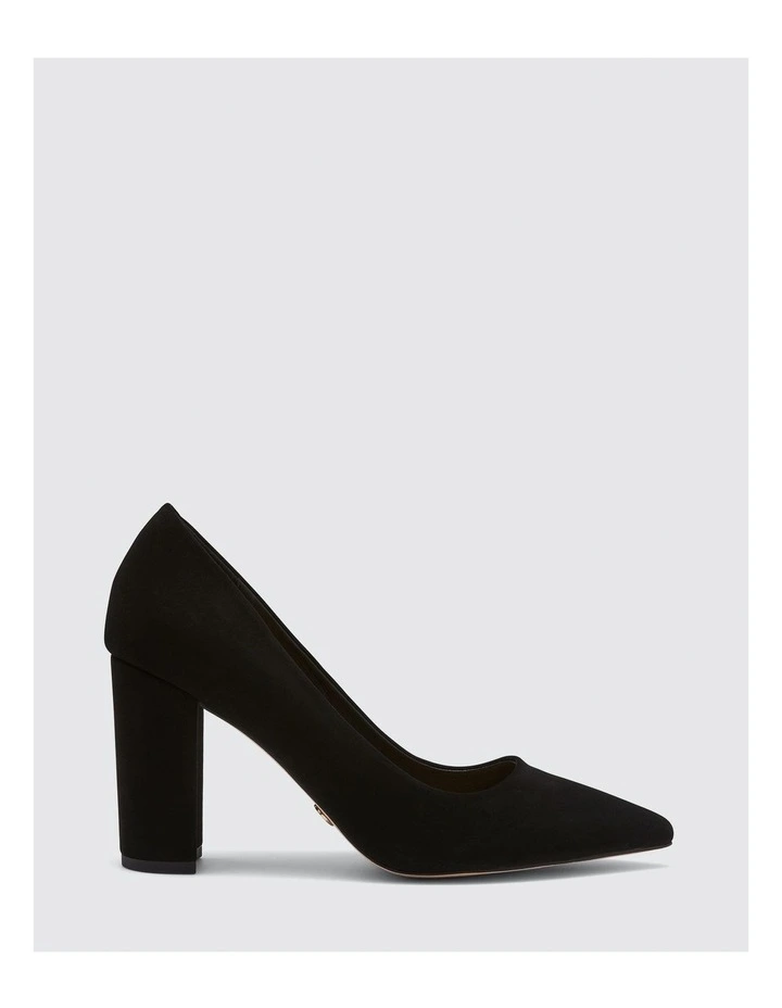 Illegal Pumps in Black