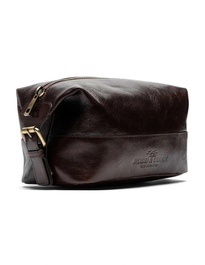 Picton Washbag in Chocolate