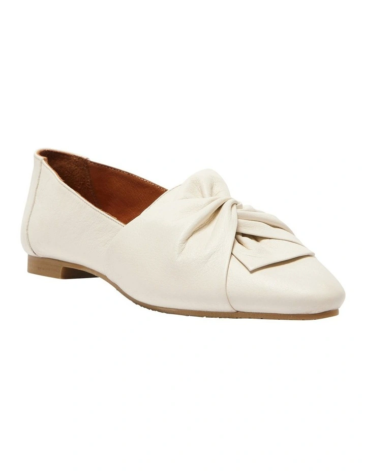 Rosco Flat Shoes in Bone Leather