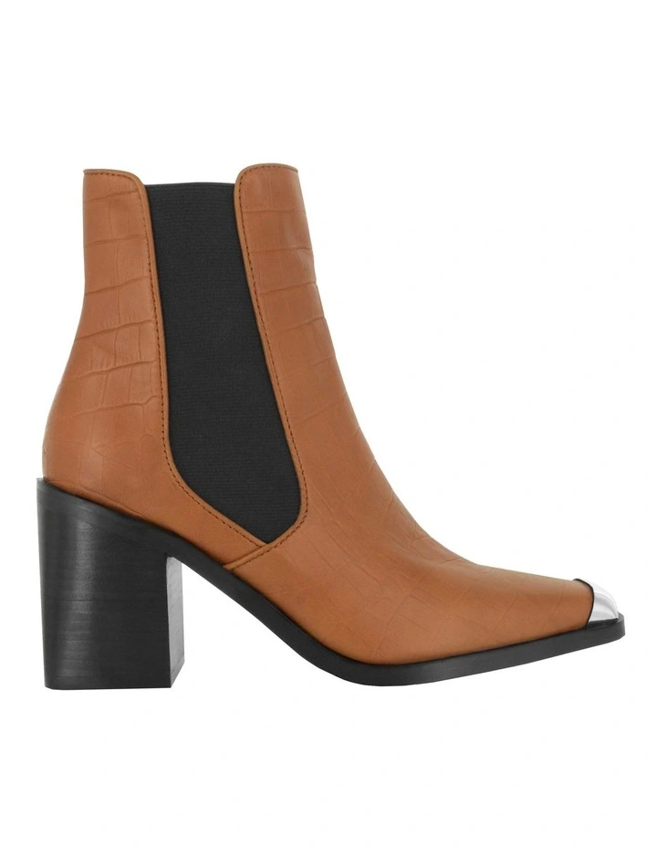 Hero I Heeled Boots in Brown
