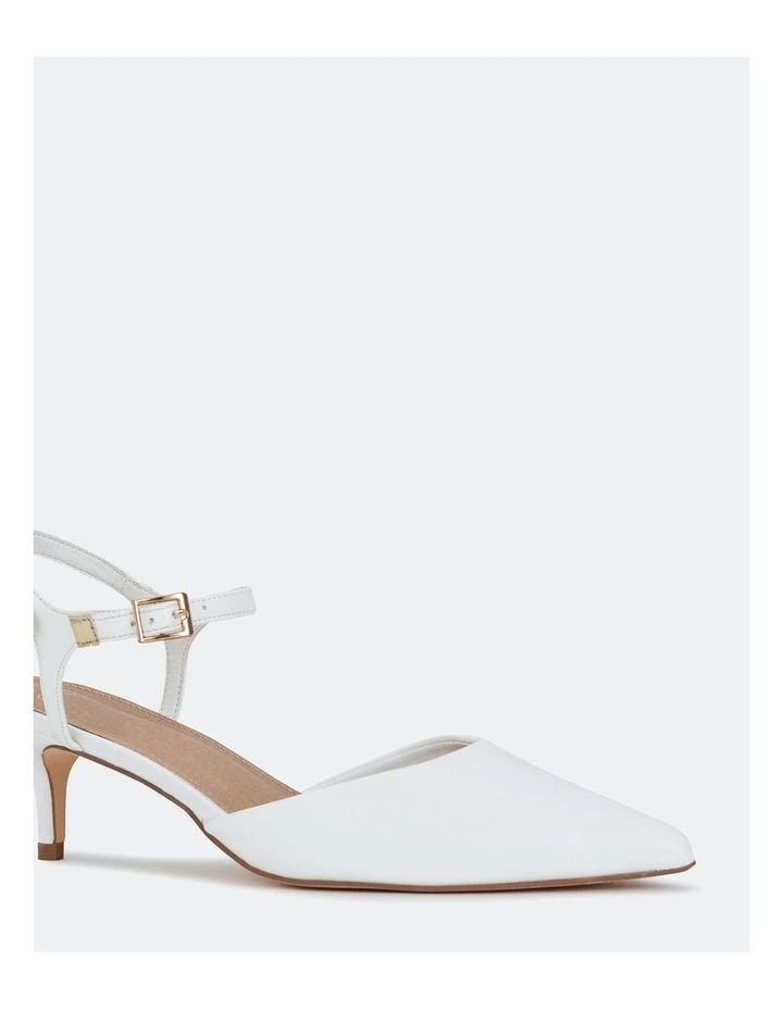 Indica Pumps in White