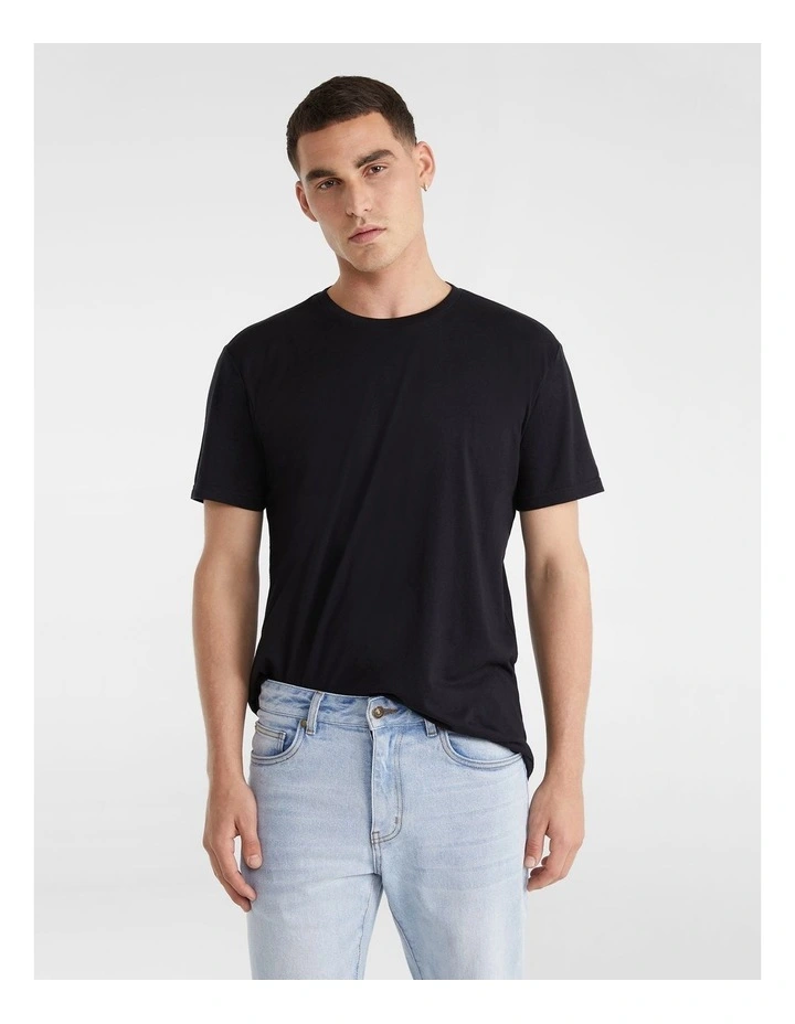 Relaxed Basic Tee in Black