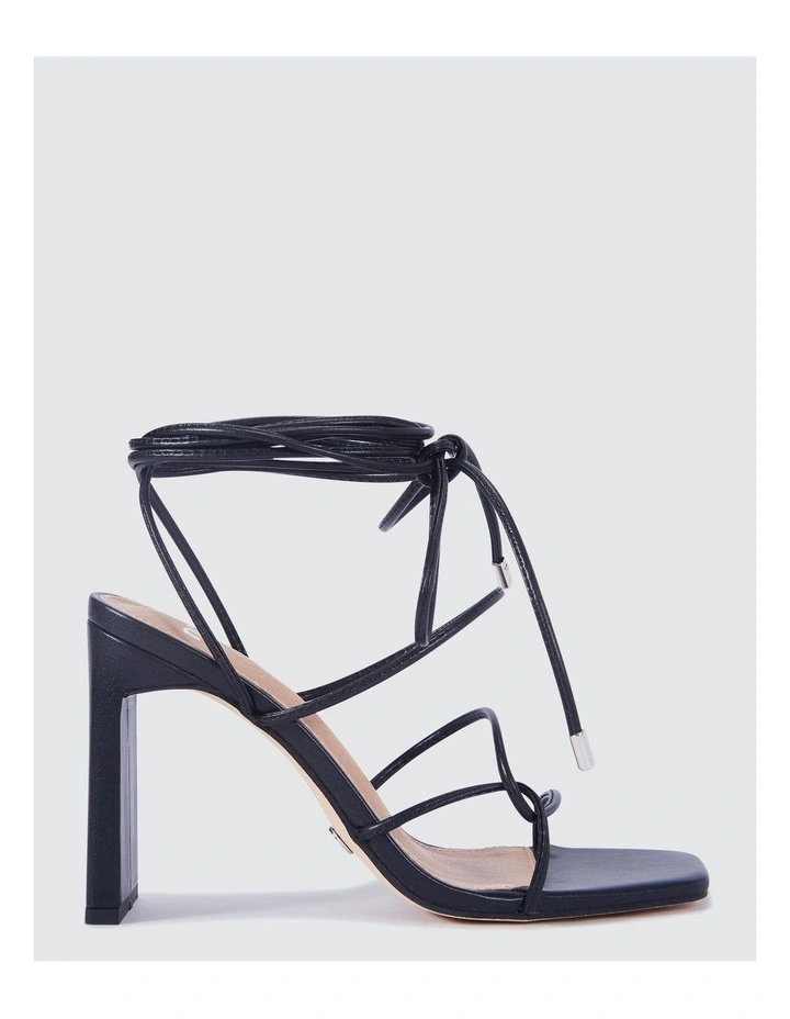 Niarobi Heels in Black