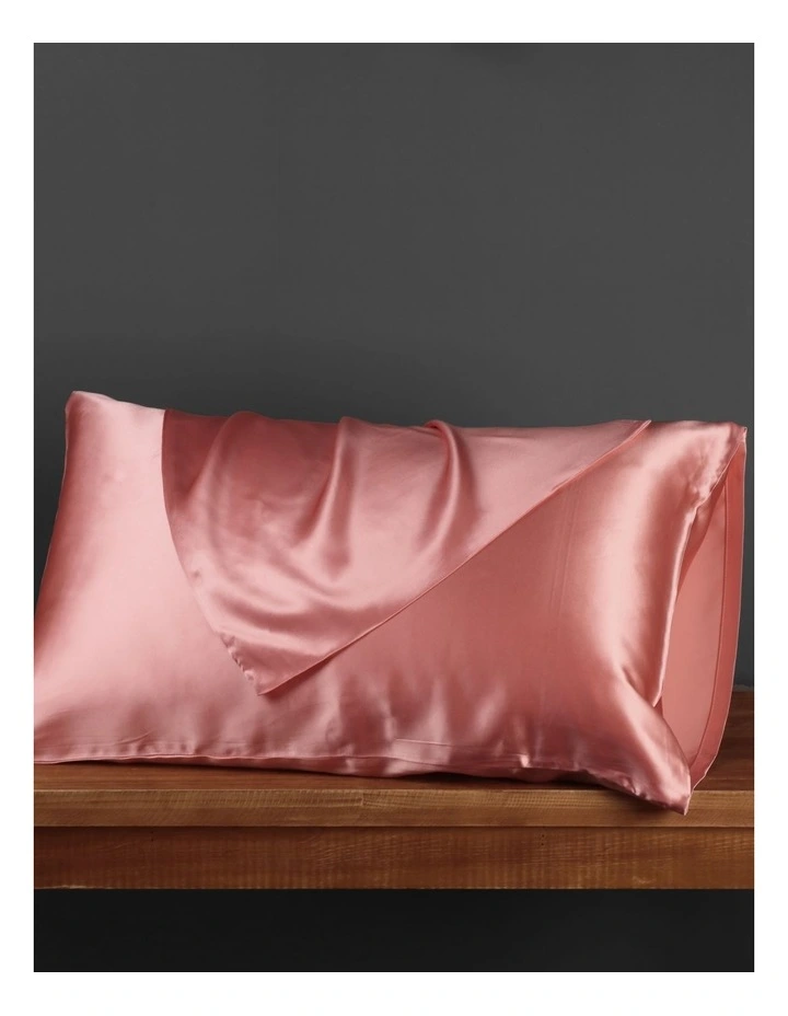 25 Momme Standard Luxe Mulberry Silk Pillowcase 48 x 73cm in Blush