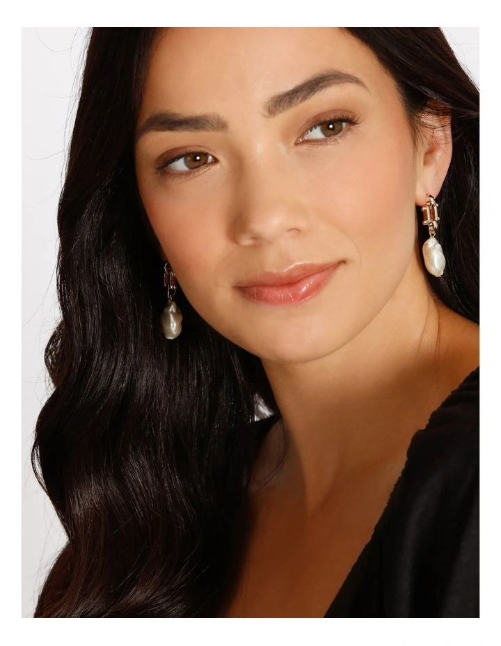 Pearl Drop Earrings in Gold