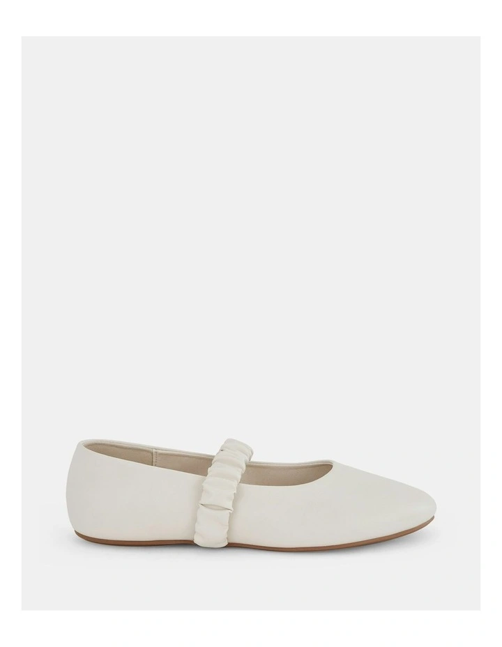 Cass Flats in Cream