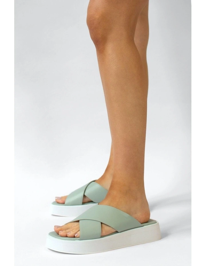 Pippi I Flat Sandals in Green