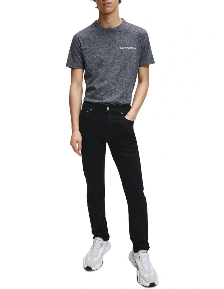 058 Slim Taper Jeans in Black