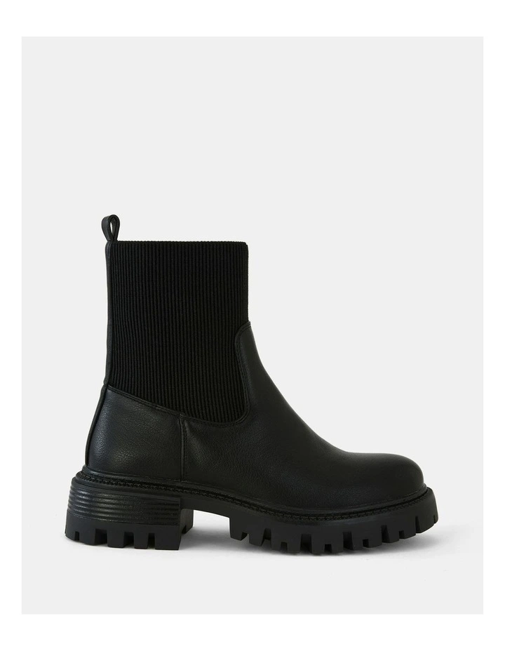 Dignano Ankle Boots in Black