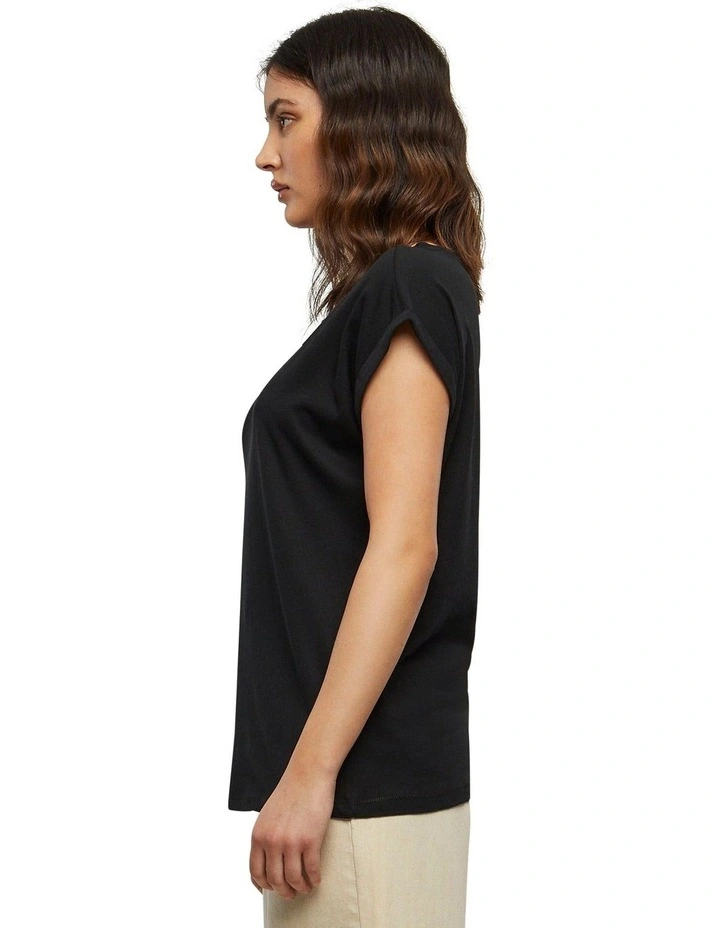 Extended Shoulder Tee in Black