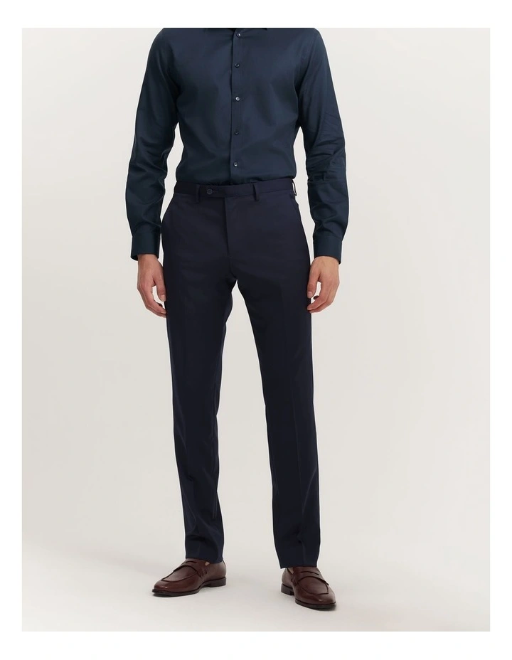 Regular Fit Travel Pant in Navy