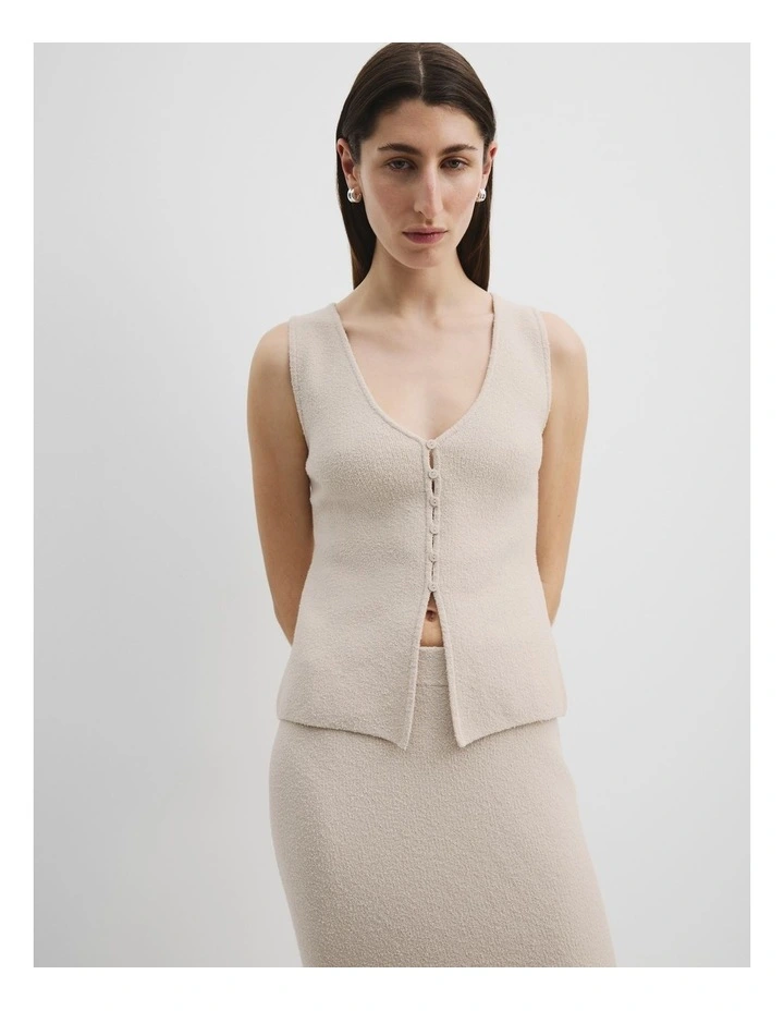 Organically Grown Cotton Blend Boucle Knit Vest in Blanc