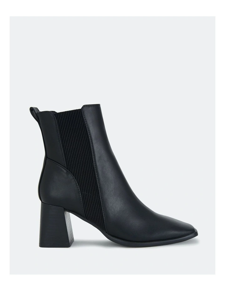 Dominica Boot in Black