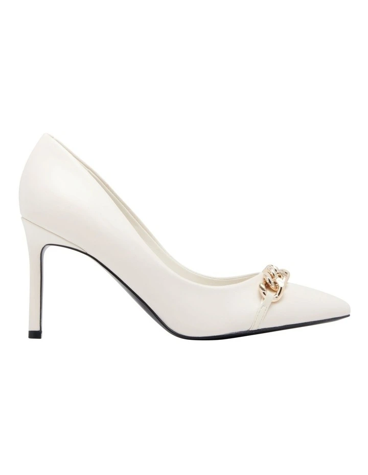 Ealan Pump in Cream