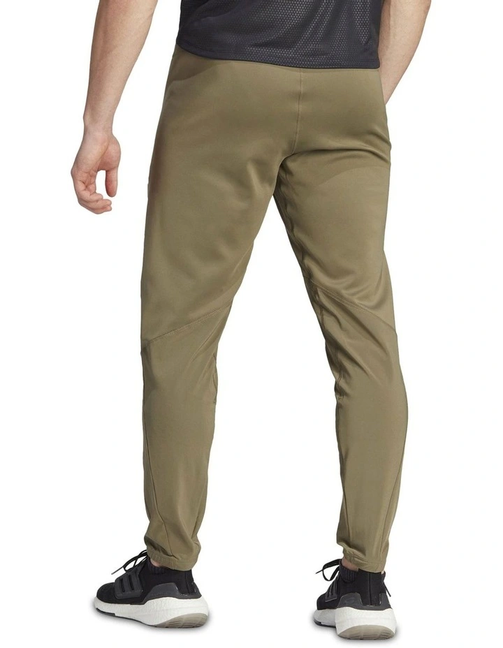 D4T Training Joggers in Olive Strata