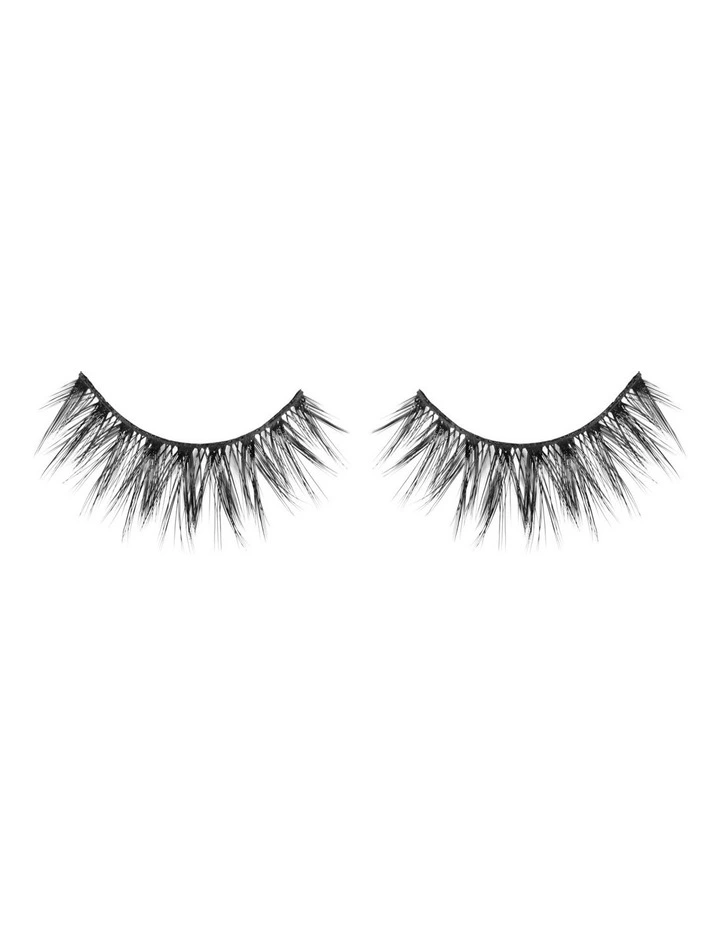 Look Real Faux Dramatic Lashes