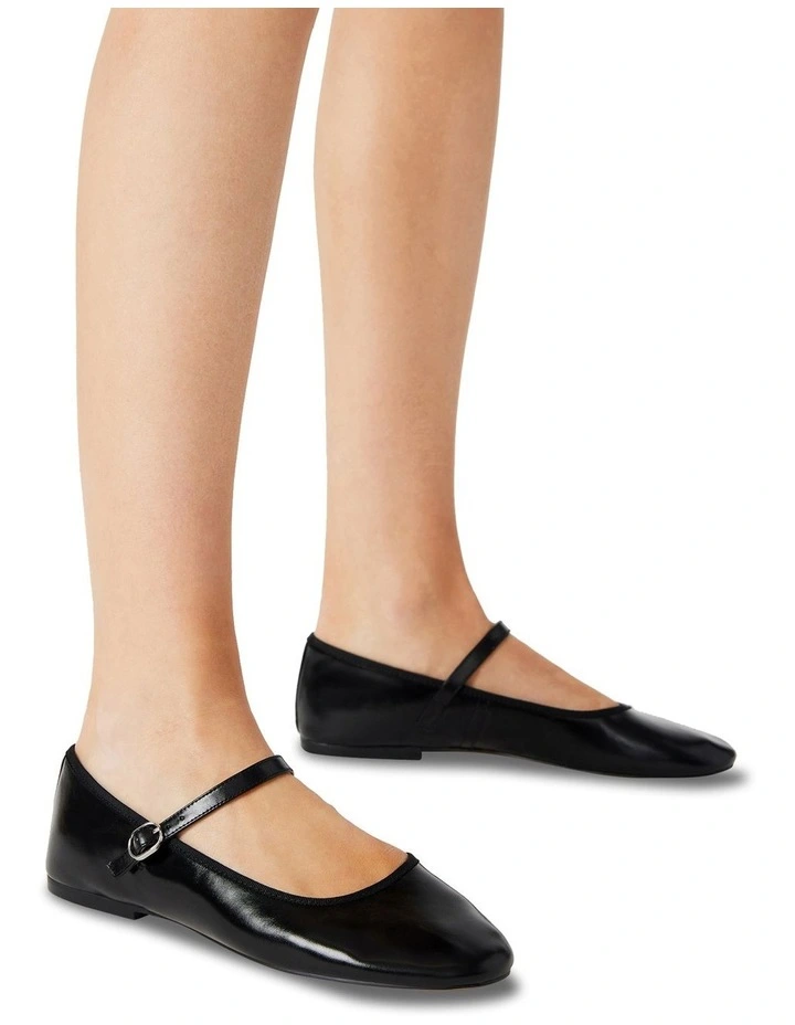 Vinetta Ballet Flats in Black Leather