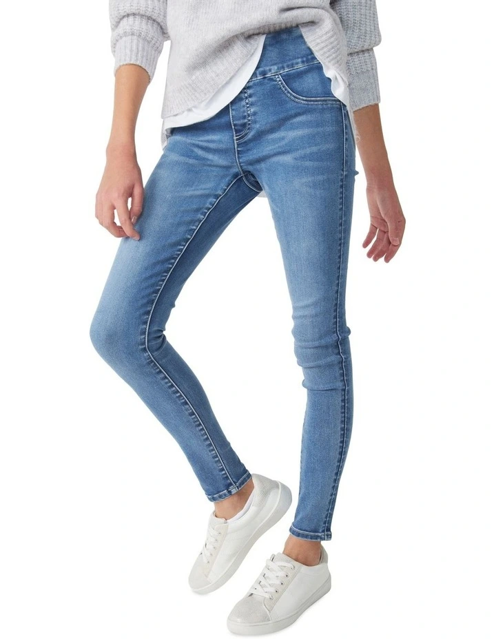 Avery Skinny Jean in Washed Indigo