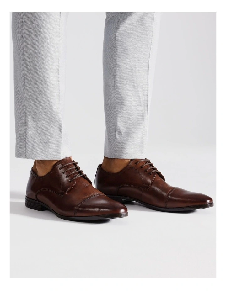 Isaac Toe Cap Lace Up in Tan