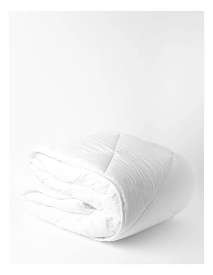 Temperature Control Quilt in White
