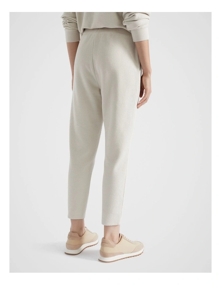 Reverse Terry Trackpant in Oat
