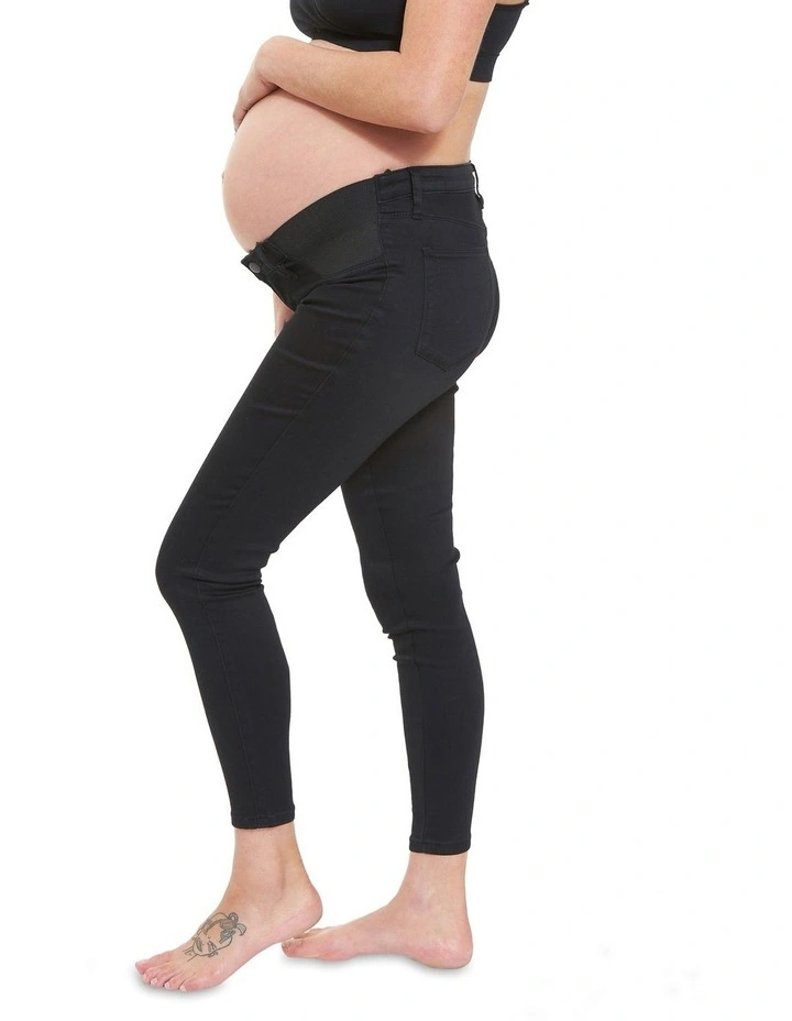 Isla Ankle Grazer Jegging in Black