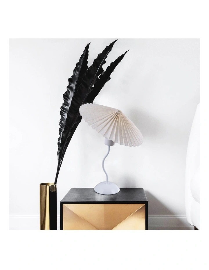 Piairie Table Lamp in White