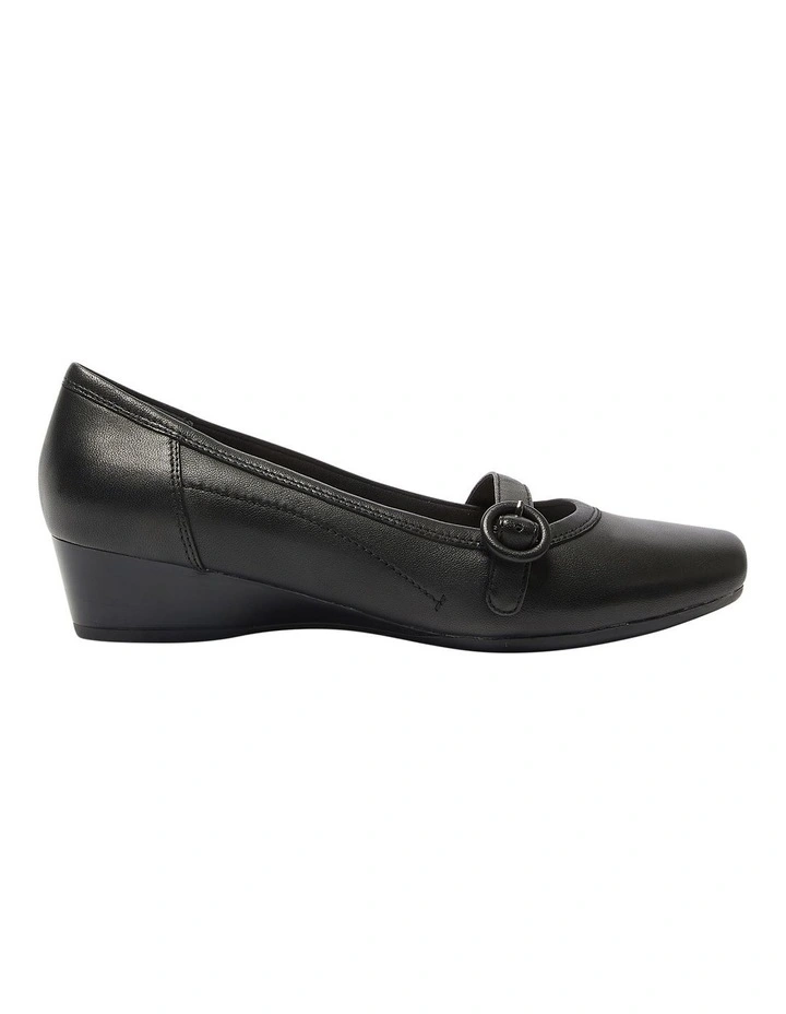 Savoy Heeled Shoes in Black Leather