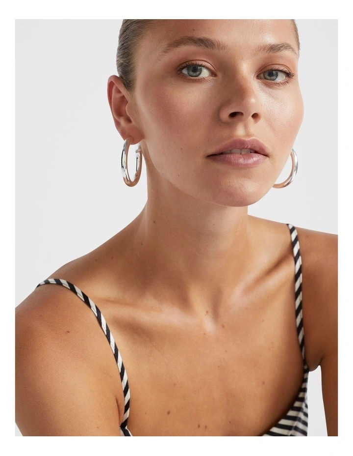 Large Hoop Earings in Silver