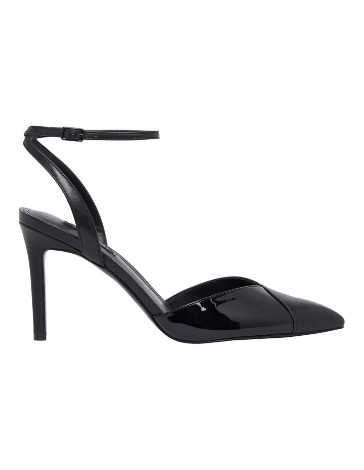 Evely Pump in Black