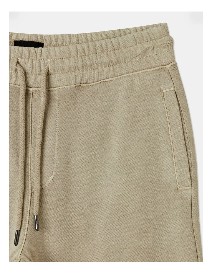 Essentials Trackpant in Stone