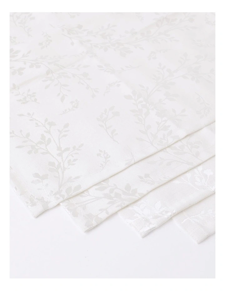 Winter Wonderland Christmas Napkin Set of 4 in Silver