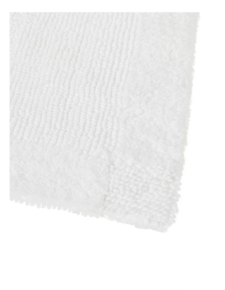 Larken Bath Mat in White