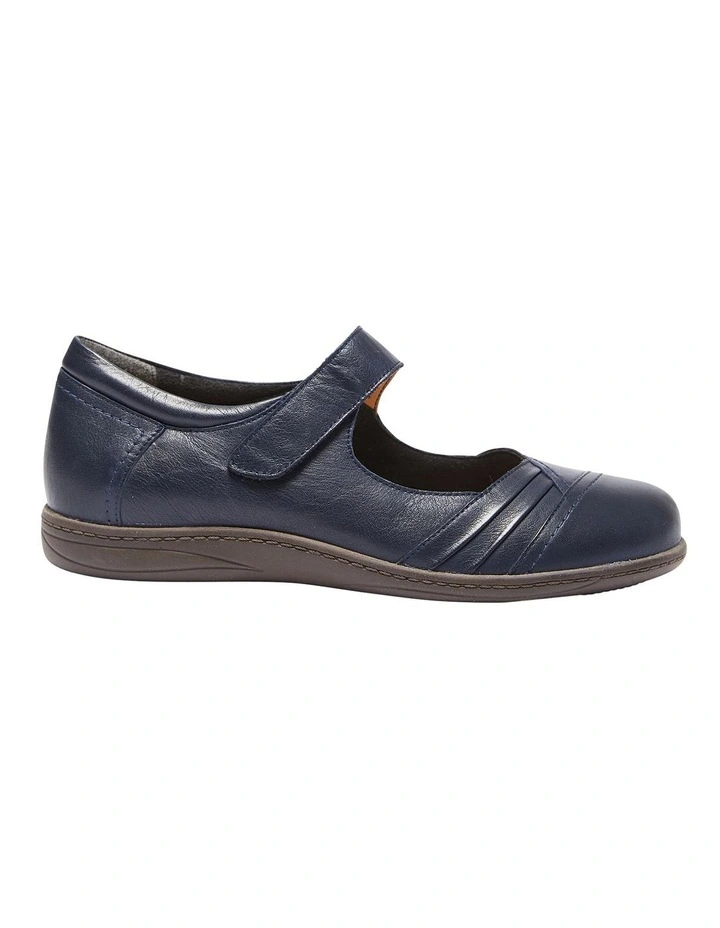 Larissa Flat Shoes In Navy Glove
