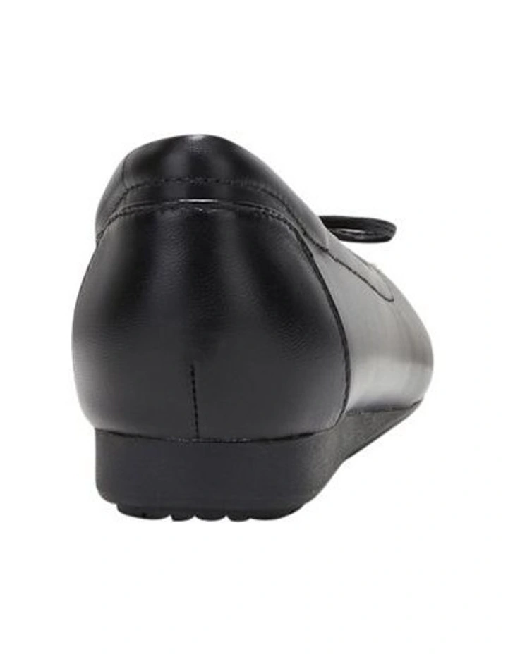 The Ballet Leather Flats in Black