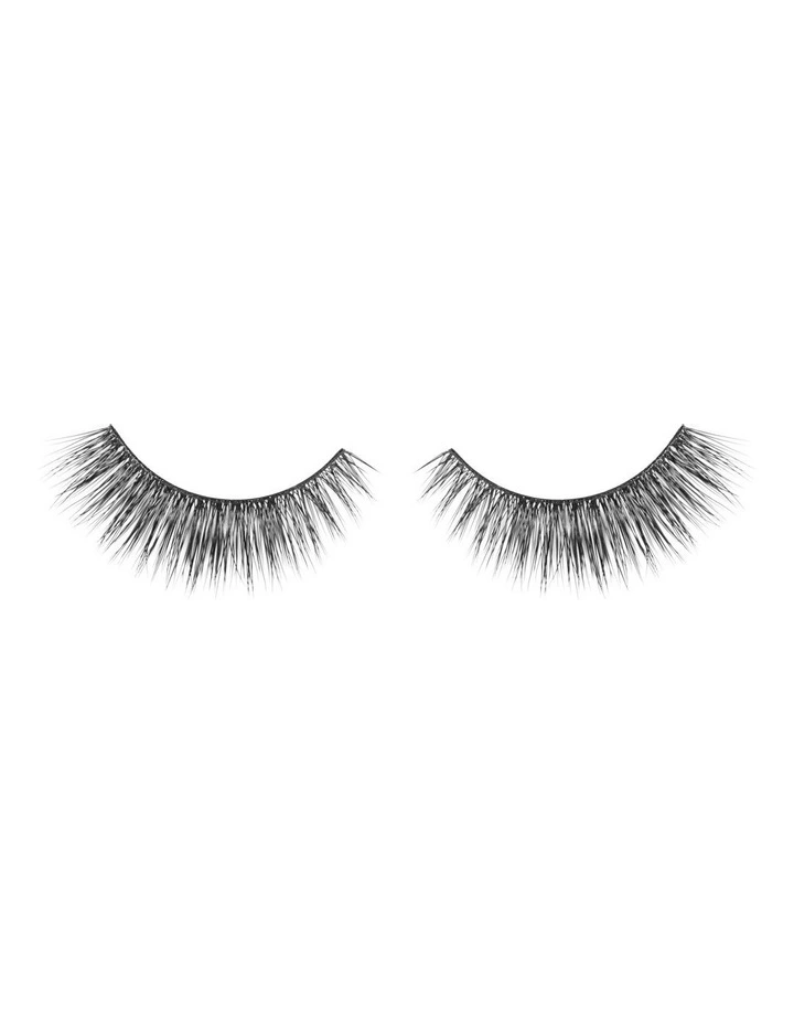 Look Real Faux Dramatic Lashes