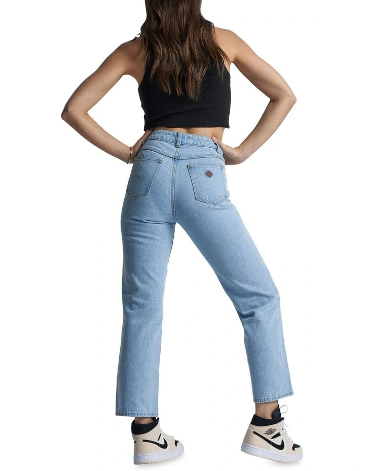 A Venice Straight Cut Jeans in Walk Away Blue