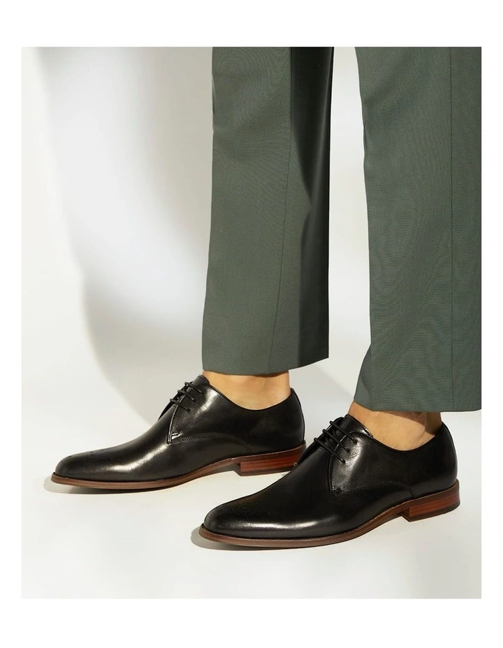 Sebastian Dress Shoe in Black