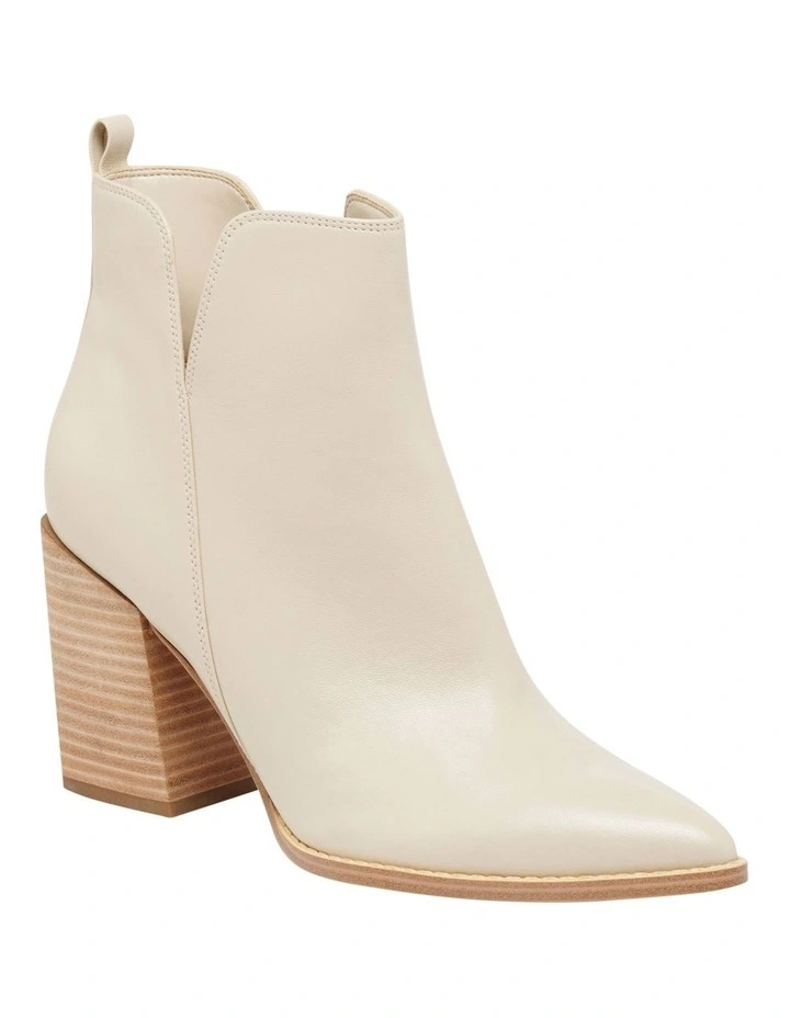 Birds Ankle boot in Ivory