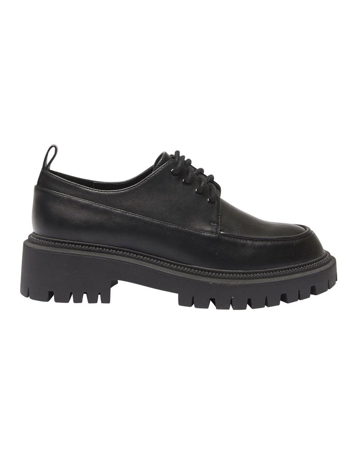 Selby Flat Shoes In Black Smooth