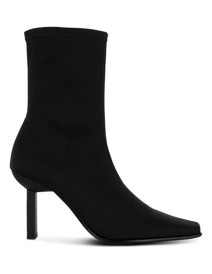 Gomez Heeled Boots in Black