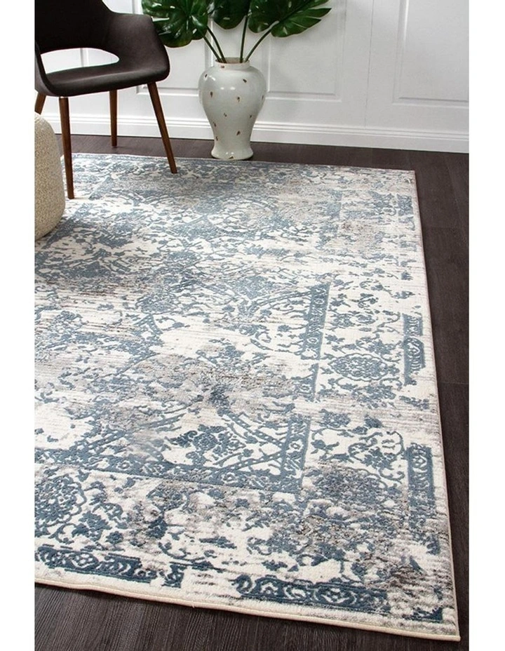 Kendra Yasmin Distressed Transitional Rug In Multi