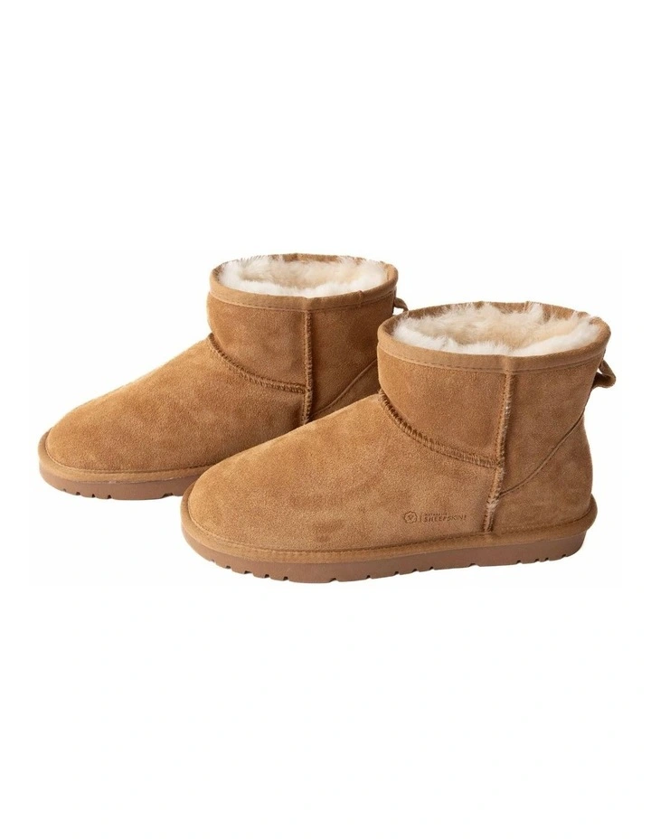 Classic Sheepskin Boot in Tan/Natural
