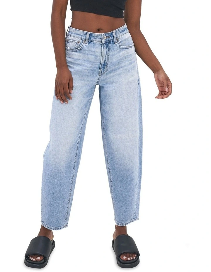 Balloon Jean in Light Wash